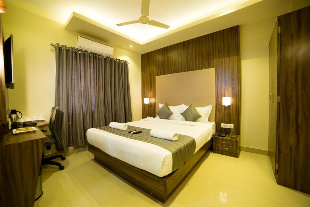 Hotel Plaza Heights Бангалор Экстерьер фото