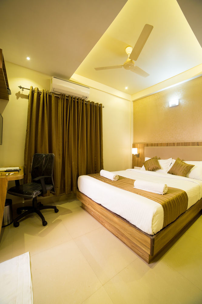 Hotel Plaza Heights Бангалор Экстерьер фото